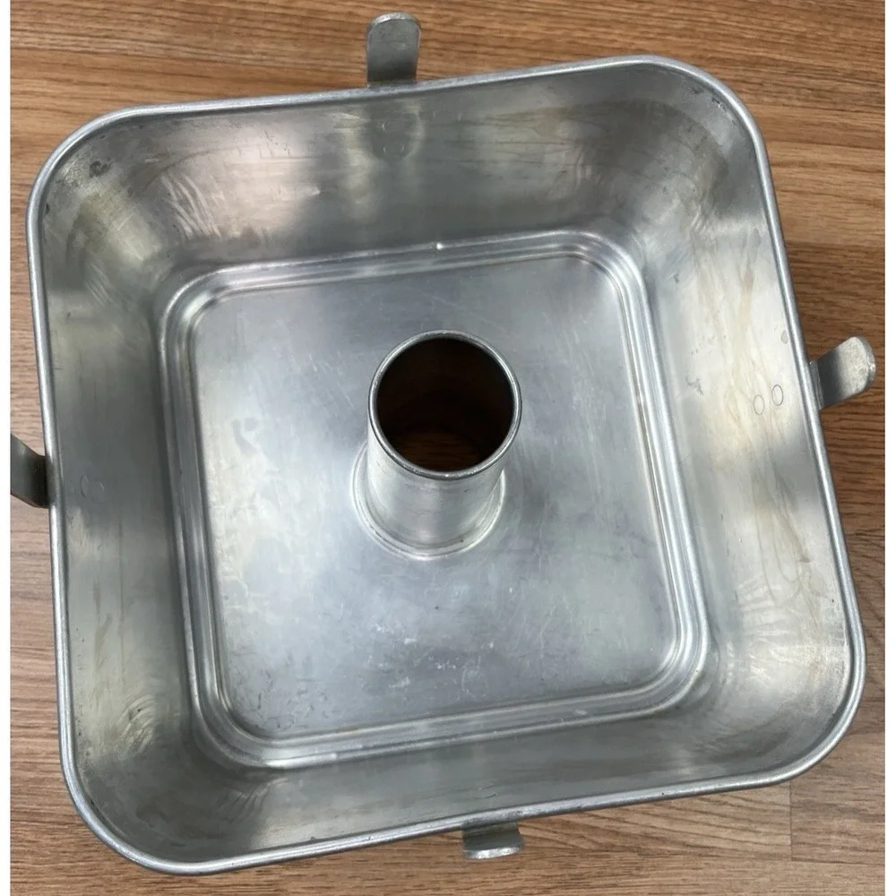 Vintage Comet Aluminum 2pc Square Angel Food Cake Bundt Pan 9x9x4, Cooling Feet